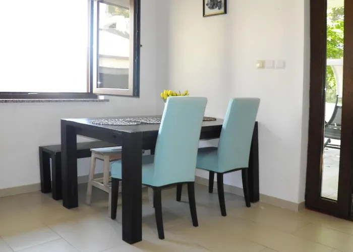 Charmante In Mit Eigener Terrasse By Interhome Apartman