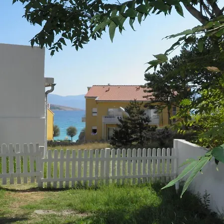 Apartmán Charmante In Mit Eigener Terrasse By Interhome Baška